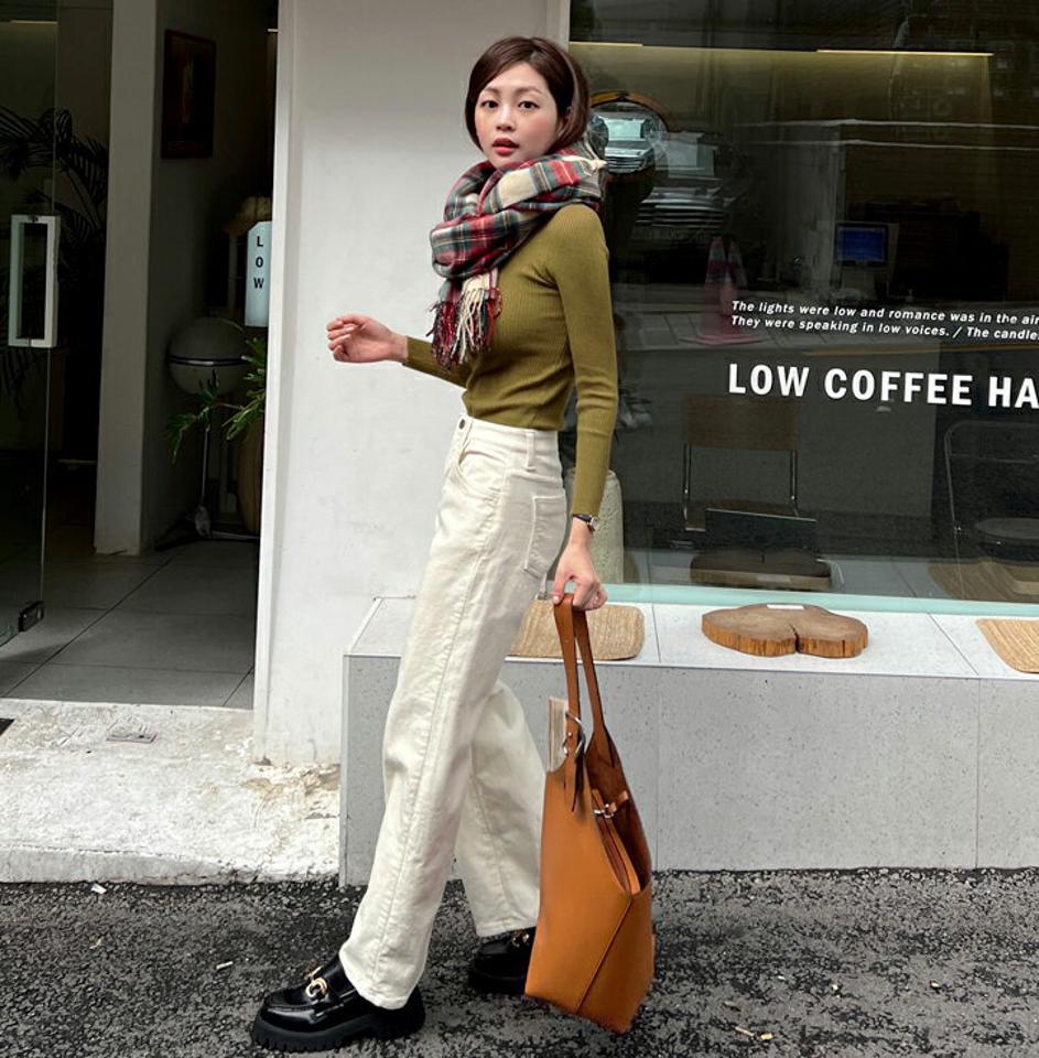 ラウンドネックリブニット・t00031 レディース 【tops】トップス ニット 長袖 リブ ラウンドネック 単色 無地 シンプル ベーシック カラーニット 大人 スリム タイト コアスパンヤーン オリーブグリーン 緑 秋 冬 韓国ファッション 人気 クリスマス