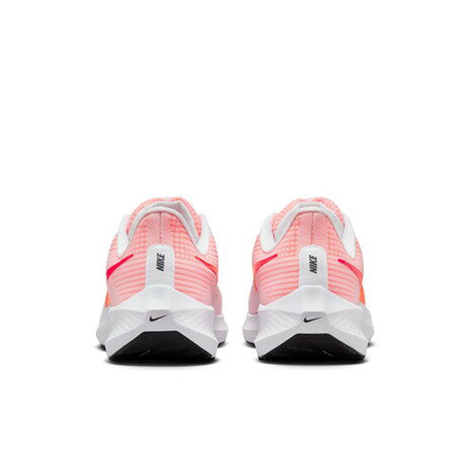 【2/5 24h限定 エントリー＆対象4店舗買い回りで最大P10倍！】ナイキ（NIKE）（メンズ）ランニングシューズ エア ズーム ペガサス 39 ホワイト ピンク DH4071-102 スニーカー 厚底 プレート トレーニング 駅伝 部活