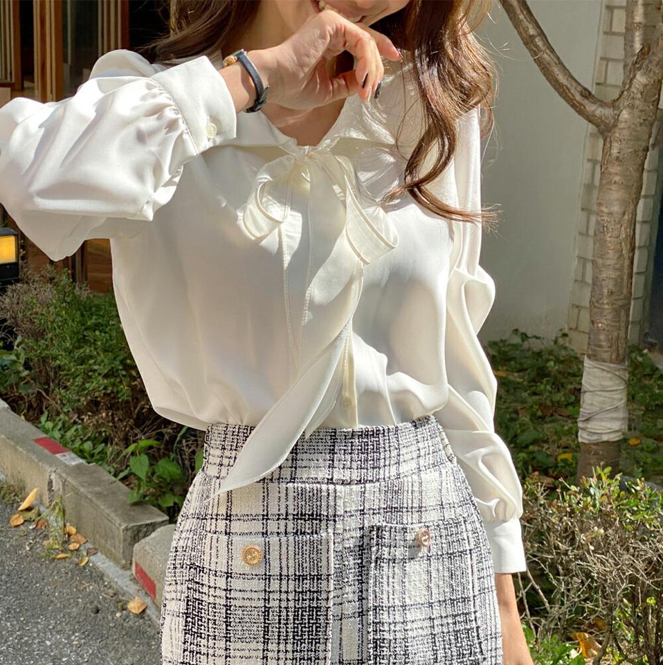 ビックカラーリボンブラウス・t00148 レディース 【bl】トップス ブラウス 長袖 りぼん ボウタイ 襟コン 大きい襟 ガーリー 単色 無地 シンプル かわいい 可愛い フレンチ スクールガール 大人 パフスリーブ ギャザー 秋 冬 韓国ファッション
