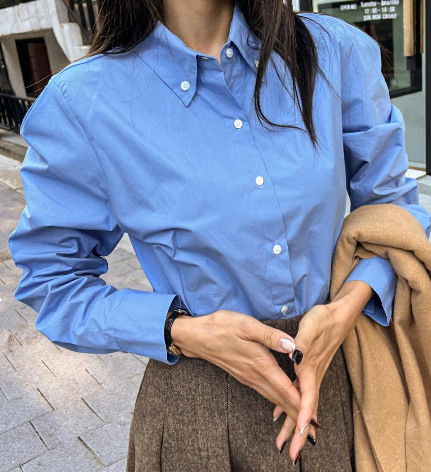 ボタンダウンクロップドシャツ・t00083 レディース 【bl】トップス シャツ 長袖 ボタンダウン 単色 無地 シンプル ベーシック 大人 オフィス オケージョン 青 ブルー カラーシャツ コットン 綿 白 ホワイト 秋 冬 春 韓国ファッション