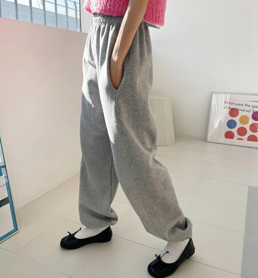 裏起毛スウェットジョガーパンツ・t00092 レディース 【pt】パンツ ズボン スウェット ワイド ゆったり 裏起毛 ジョガーパンツ ロング 単色 無地 シンプル カジュアル ワンマイル ハイウエスト ウエストゴム コットン 綿 冬 韓国ファッション