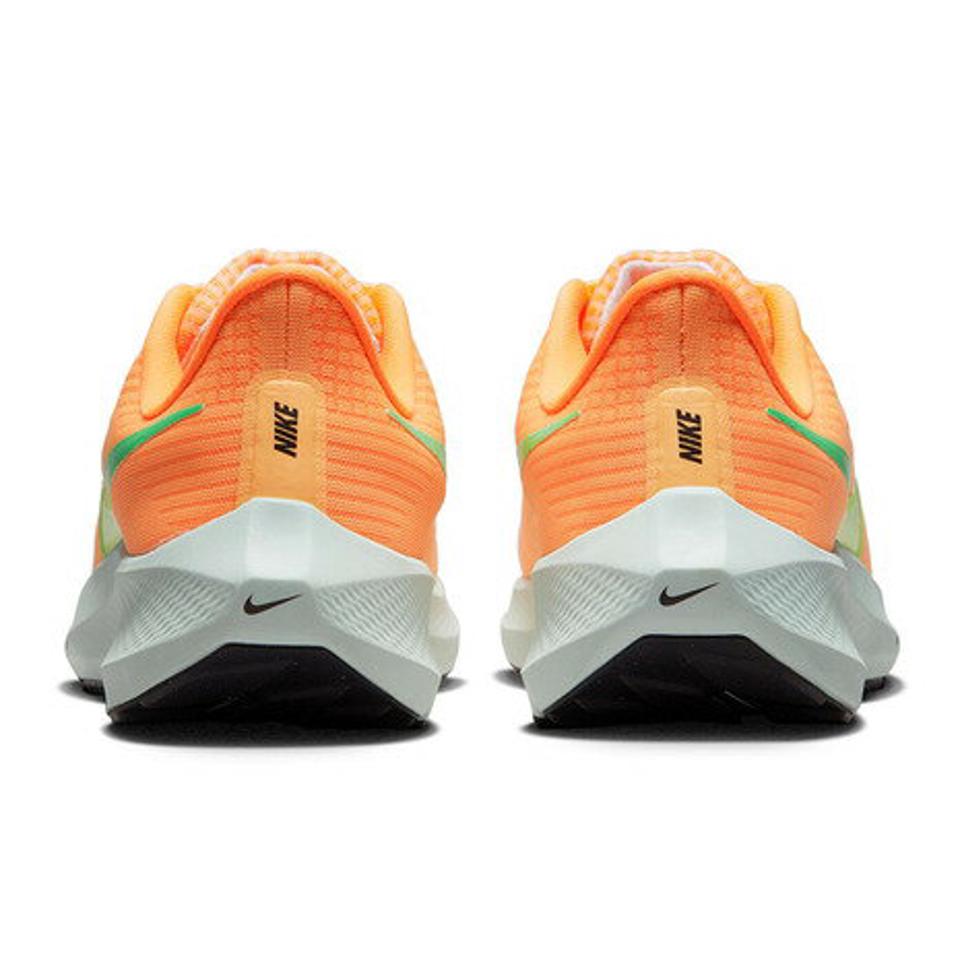 ナイキ（NIKE）（レディース）ランニングシューズ エア ズーム ペガサス 39 オレンジ DH4072-800 スニーカー 厚底 プレート ジョギング 駅伝 部活 マラソン