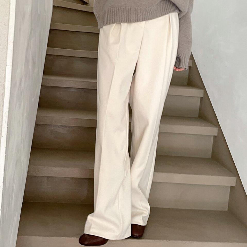 【マラソン特価】ボタンタックワイドスラックス・t00102 レディース 【pt】スラックス パンツ ワイド タック ロングパンツ 単色 無地 シンプル ベーシック 大人 シック オフィス オケージョン ハイウエスト ストレート フルレングス 秋 冬 韓国ファッション セール