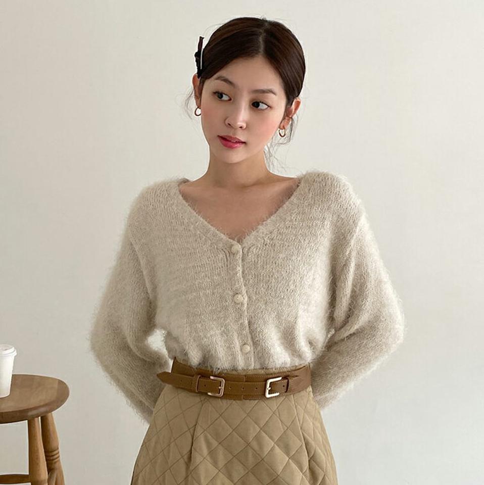ソフトVネックカーディガン・t00094 レディース 【cd】カーディガン 羽織物 長袖 ニット ソフト ふわふわ Vネック 単色 無地 シンプル カジュアル かわいい 可愛い ワンホン カラーニット 秋 冬 韓国ファッション