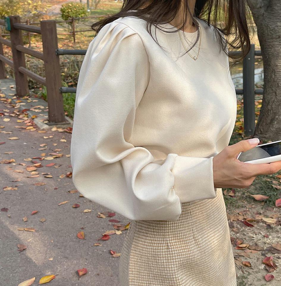 タックパフスリーブブラウス・t00233 レディース 【bl】トップス ブラウス 長袖 パフスリーブ タック ラウンドネック 単色 無地 シンプル 季節感 フェミニン かわいい ギャザー 秋 冬 韓国ファッション