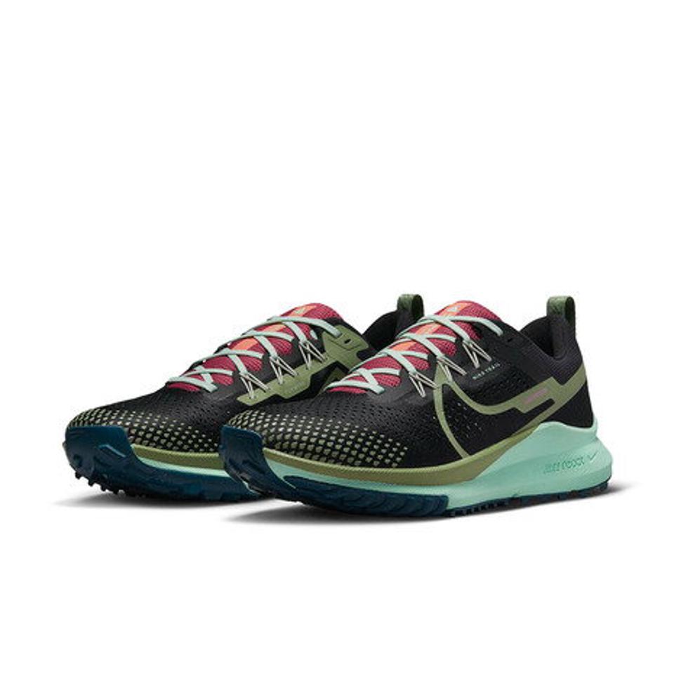 ナイキ（NIKE）（メンズ）ランニングシューズ メンズ 黒 リアクト ペガサス トレイル 4 ブラック DJ6158-004 スニーカー トレラン 運動靴 トレーニング