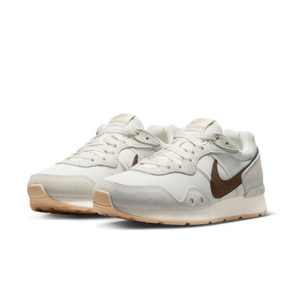 ナイキ（NIKE）（レディース）スニーカー ベンチャー ランナー CK2948-007 スポーツシューズ