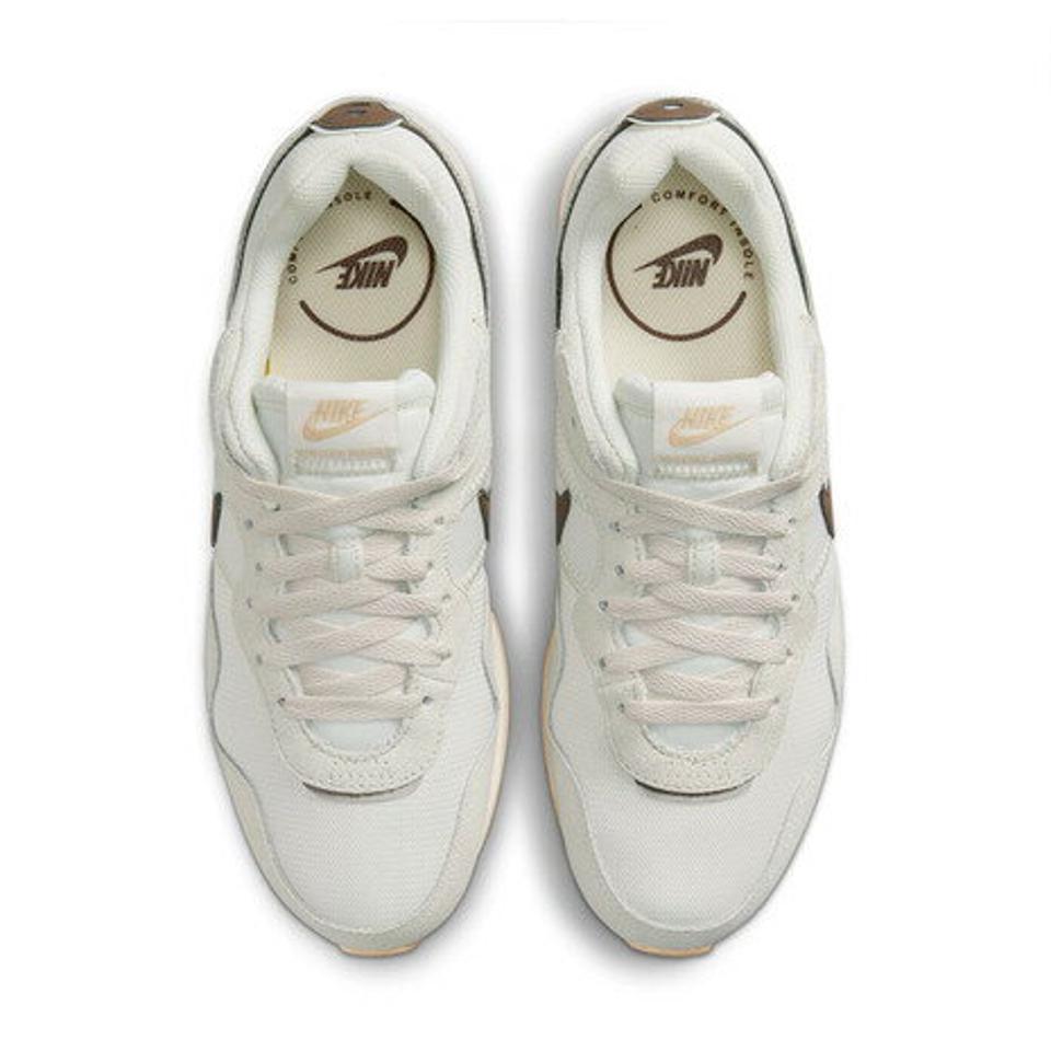 ナイキ（NIKE）（レディース）スニーカー ベンチャー ランナー CK2948-007 スポーツシューズ