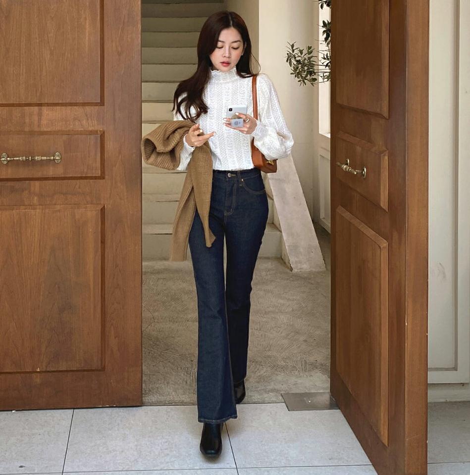 【新作10%OFF】レースシースルーパフブラウス・b00263 レディース 【bl】トップス ブラウス 長袖 パフスリーブ シースルー 透け感 シアー レース 総レース フェミニン きれいめ 大人 ハーフネック スカラップ パンチング 秋 冬 韓国ファッション SALE セール