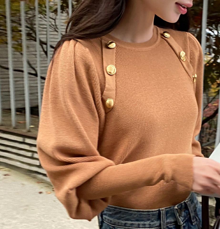ゴールドボタンパフニット・b00101 レディース 【tops】トップス ニット ラウンドネック ゴールドボタン パフスリーブ ボリューム袖 袖コン リブ 大人 ユニーク おしゃれ カジュアル 秋 冬 韓国ファッション