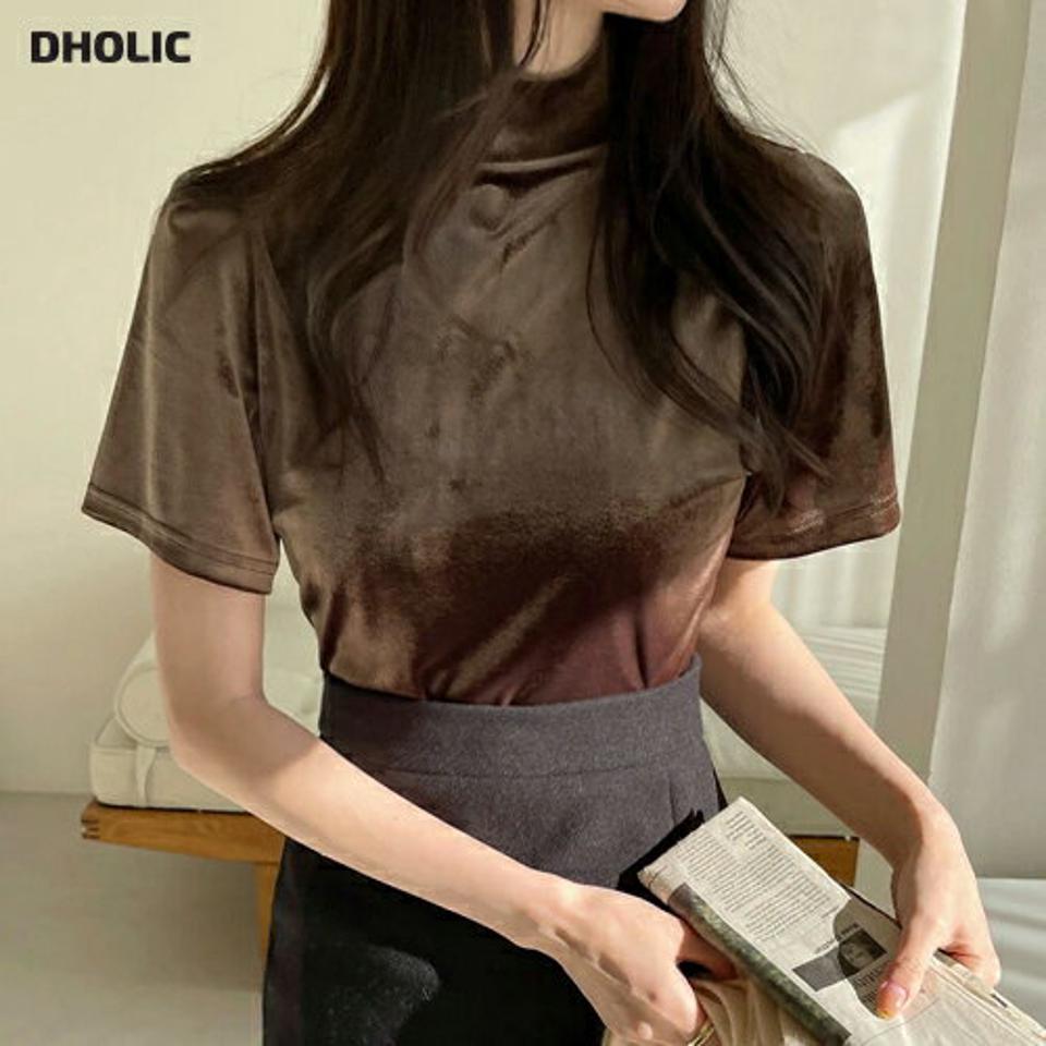 ベロアハーフネック半袖Tシャツ・t00132 レディース 【tops】トップス Tシャツ 半袖 ハーフネック ベロア ツヤ 光沢 単色 無地 シンプル 大人 きれいめ かわいい 秋 冬 韓国ファッション