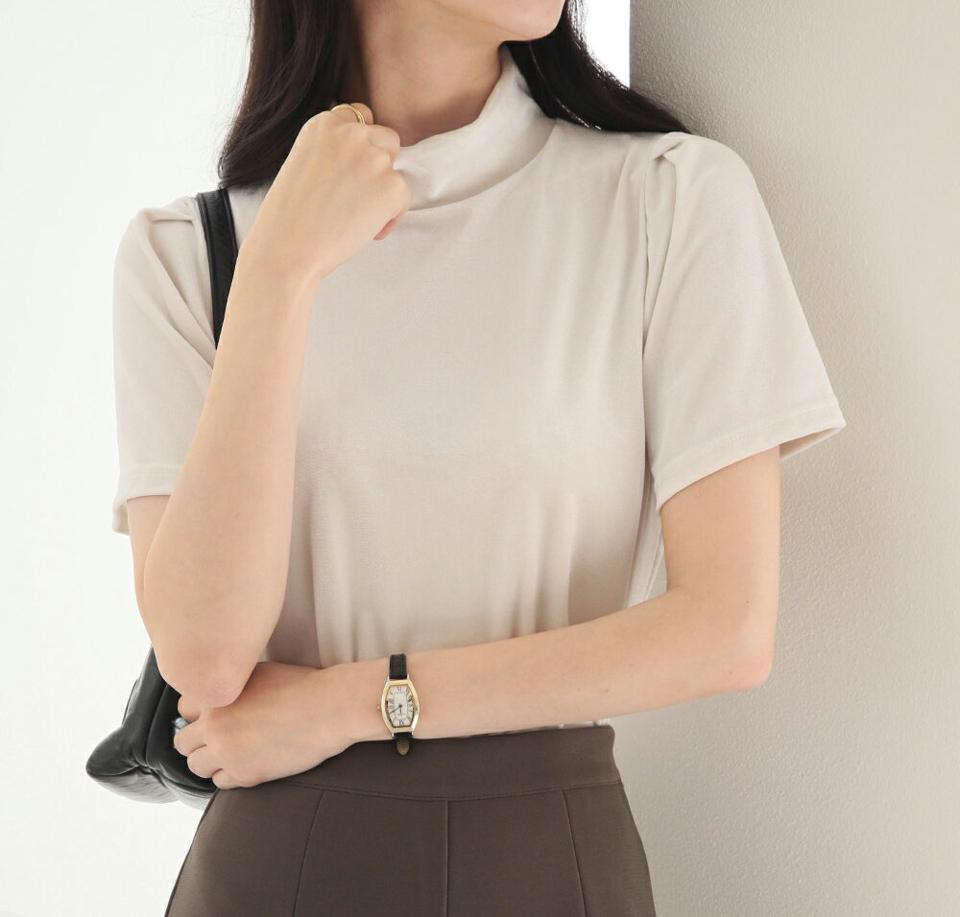 ベロアハーフネック半袖Tシャツ・t00132 レディース 【tops】トップス Tシャツ 半袖 ハーフネック ベロア ツヤ 光沢 単色 無地 シンプル 大人 きれいめ かわいい 秋 冬 韓国ファッション