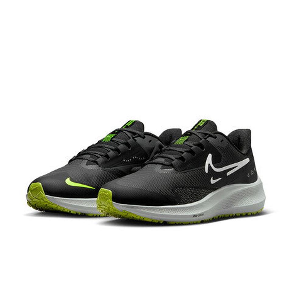 ナイキ（NIKE）（メンズ）ランニングシューズ エア ズーム ペガサス 39 シールド ブラック DO7625-002 スニーカー ジョギング はっ水 雨天 駅伝 部活 マラソン
