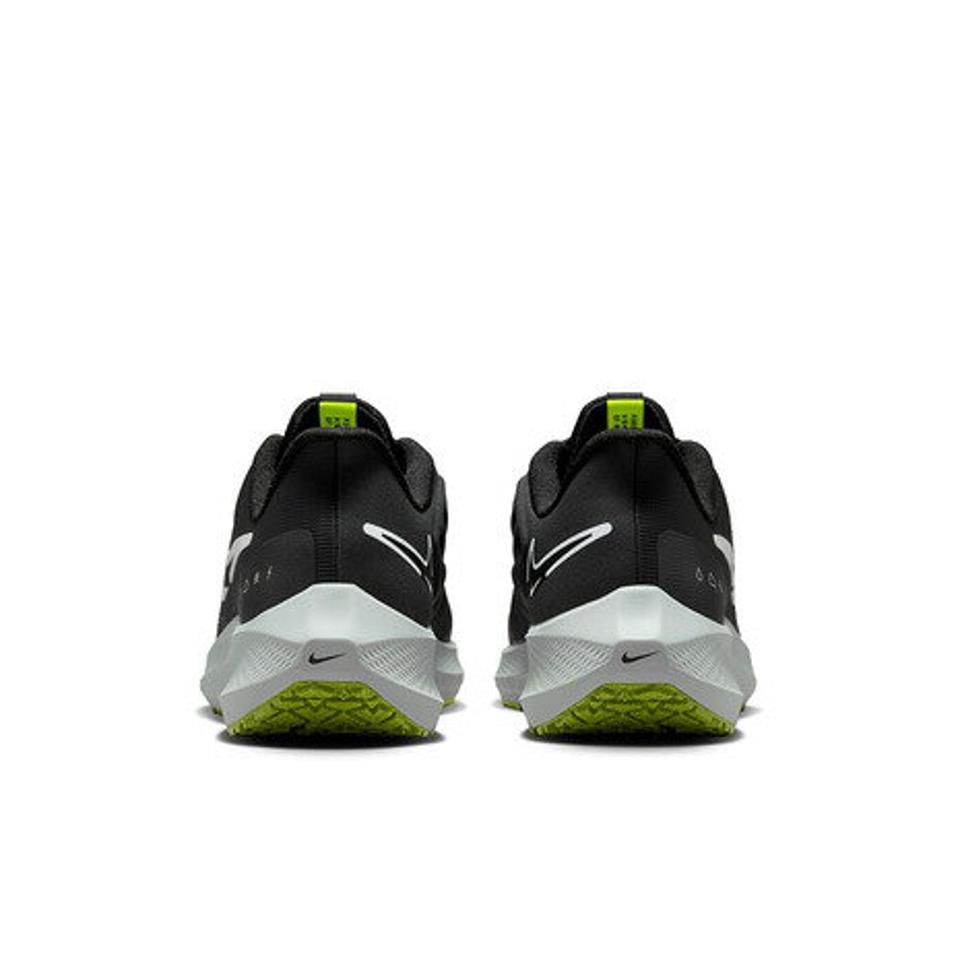 ナイキ（NIKE）（メンズ）ランニングシューズ エア ズーム ペガサス 39 シールド ブラック DO7625-002 スニーカー ジョギング はっ水 雨天 駅伝 部活 マラソン