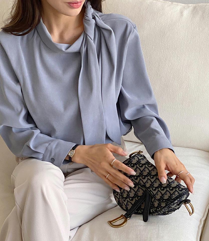 ネックリボンブラウス・t00307 レディース 【bl】トップス ブラウス 長袖 ボウタイ りぼん 襟コン フェミニン 大人 オフィス オケージョン 単色 無地 シンプル きれいめ 青 ブルー 秋 冬 韓国ファッション