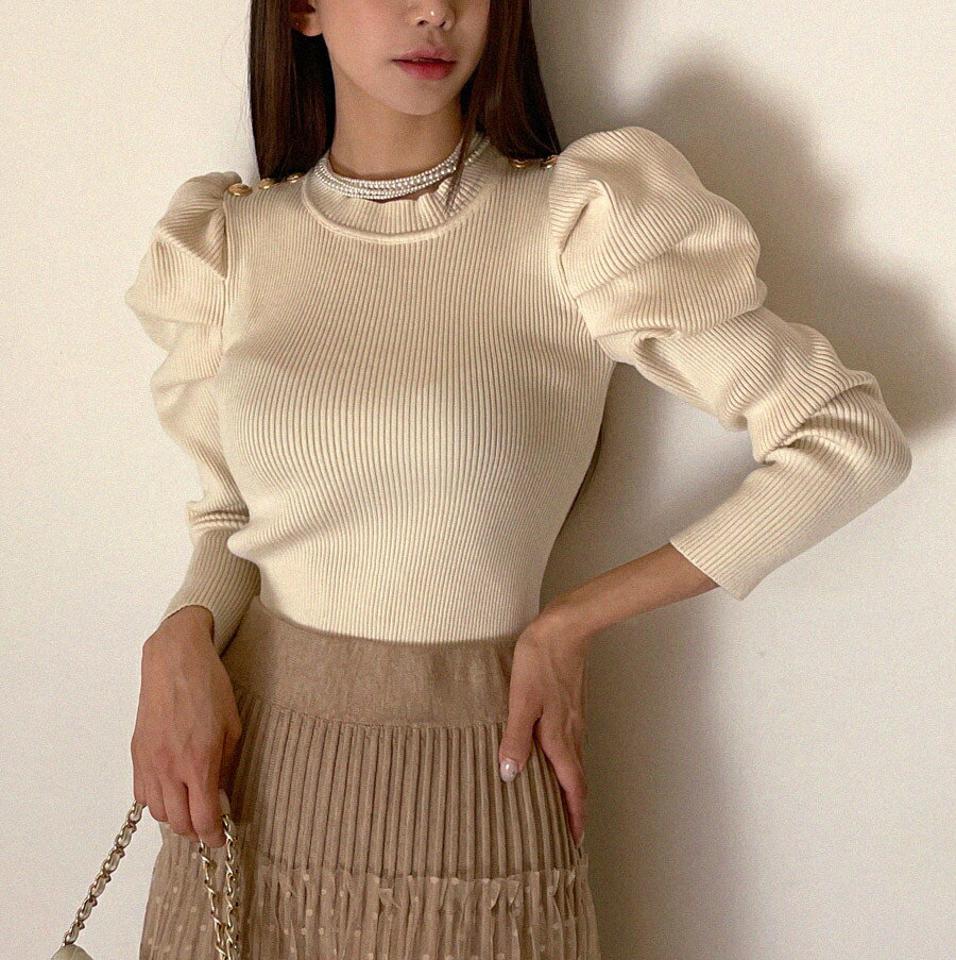 リブボタンパフニット・b00145 レディース 【tops】トップス ニット 長袖 パフスリーブ リブ ラウンドネック 単色 無地 フェミニン 大人 かわいい 可愛い ガーリー ボリューム袖 クロップド丈 秋 冬 韓国ファッション