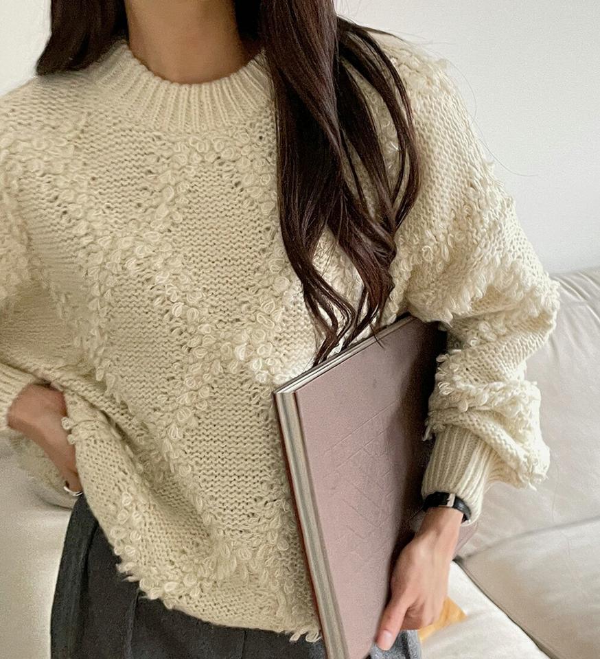 ブークレダイヤパターンニット・t00141 レディース 【tops】トップス ニット 長袖 ブークレ ランドネック シンプル かわいい 可愛い カジュアル 単色 大人 オーバーサイズ ダイヤ ドロップショルダー 冬 韓国ファッション