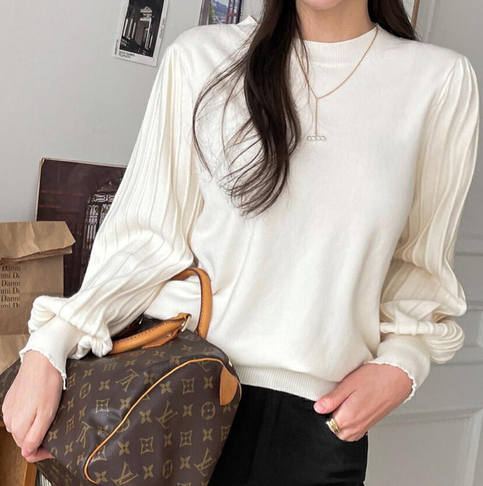 ピンタックパフニット・b00164 レディース 【tops】トップス ニット パフスリーブ 長袖 ピンタック ラウンドネック シンプル 大人 きれいめ 上品 袖コン フェミニン かわいい 可愛い 二の腕カバー 秋 冬 韓国ファッション