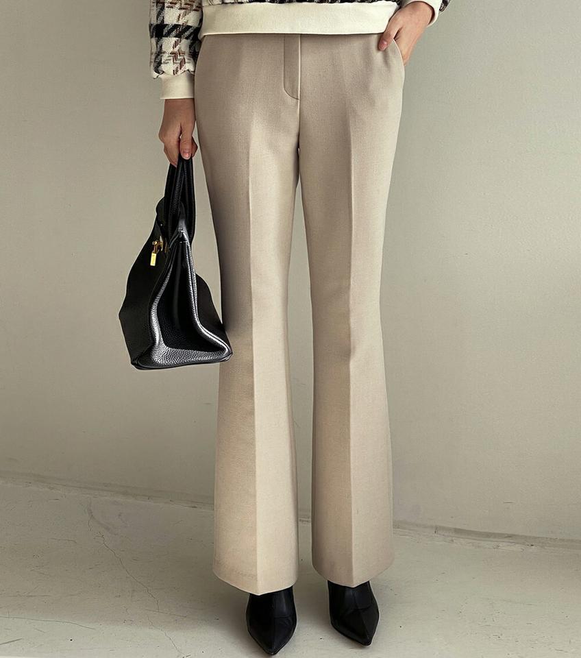 裏起毛フレームボタンフレアスラックス・b00176 レディース 【pt】スラックス パンツ ズボン ロング フレア スリム 裏起毛 単色 無地 シンプル 大人 きれいめ オフィス オケージョン ハイウエスト センタープレス 冬 韓国ファッション