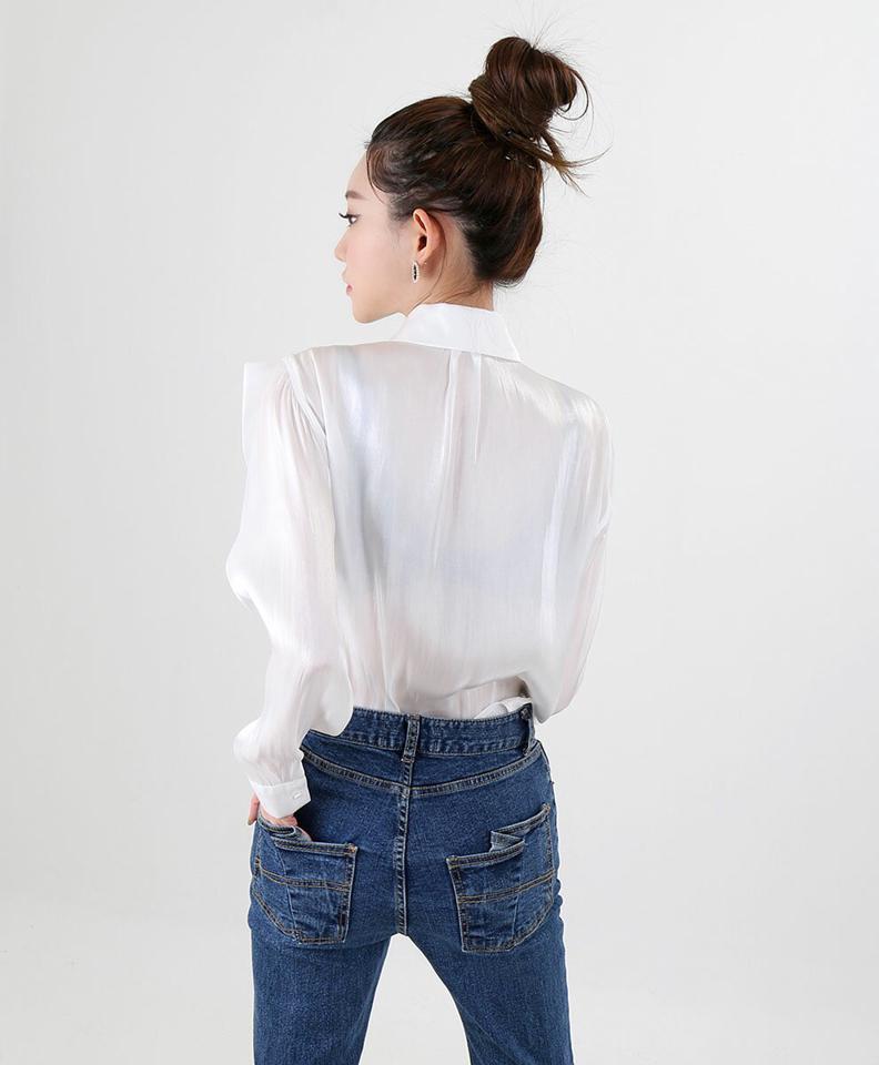 【マケット特価】ラッフルシアーカラーブラウス・p000176 レディース 【bl】トップス ブラウス 半袖 ハーフスリーブ ラッフル フリル 襟コン フェミニン ツヤ 光沢感 ホワイト 白 かわいい 可愛い 大人 春 夏 韓国ファッション MKT セール