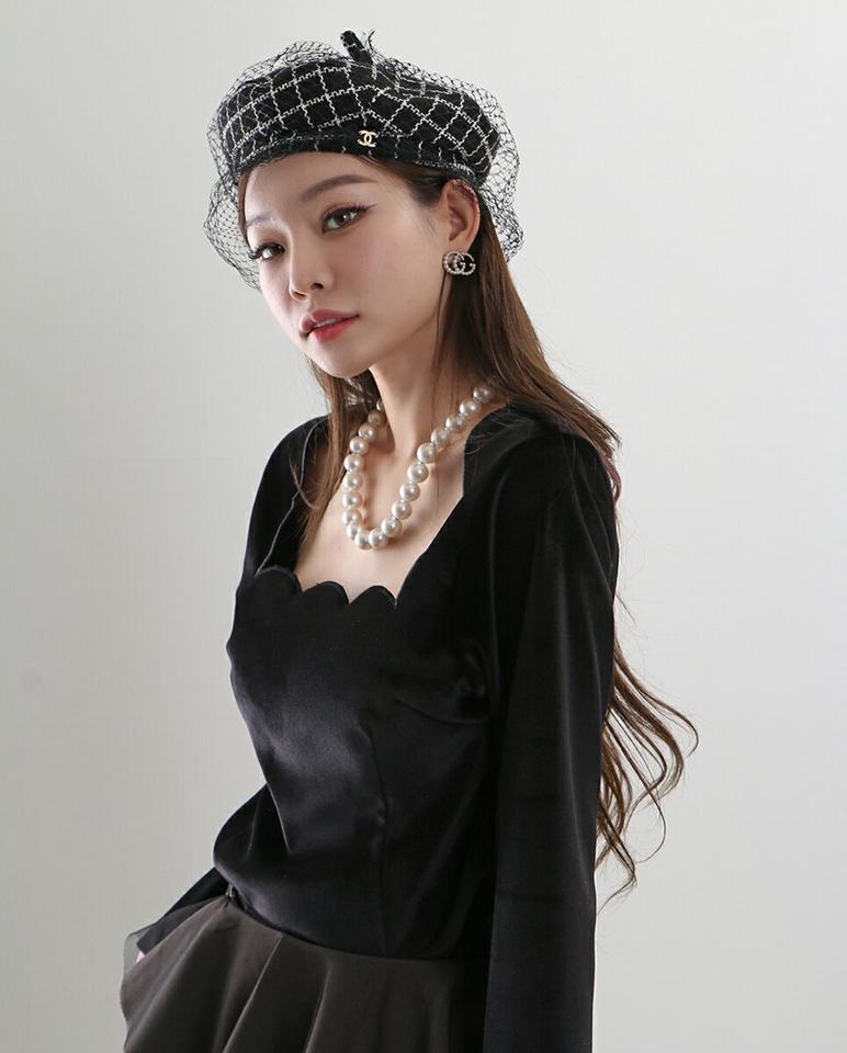 【マケット特価】スクエアネックベロアブラウス・p000163 レディース 【bl】トップス ブラウス 長袖 ベロア スクエアネック デコルテ 鎖骨 光沢感 ツヤ フェミニン ウェーブ ピンク かわいい 可愛い 秋 冬 韓国ファッション MKT セール