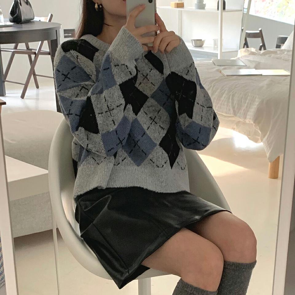 ラウンドネックアーガイルニット・p000242 レディース 【tops】トップス ニット 長袖 アーガイル柄 柄ニット ラウンドネック ラフ ショート丈 クロップド丈 秋 冬 韓国ファッション MKT