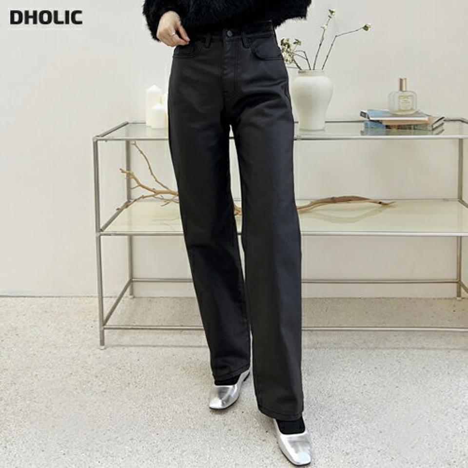 レザーライクブラックパンツ・p000127 レディース 【pt】パンツ ズボン ロング ブラック 黒 フェイクレザー 単色 無地 シンプル ベーシック シック かっこいい クール 秋 冬 韓国ファッション MKT