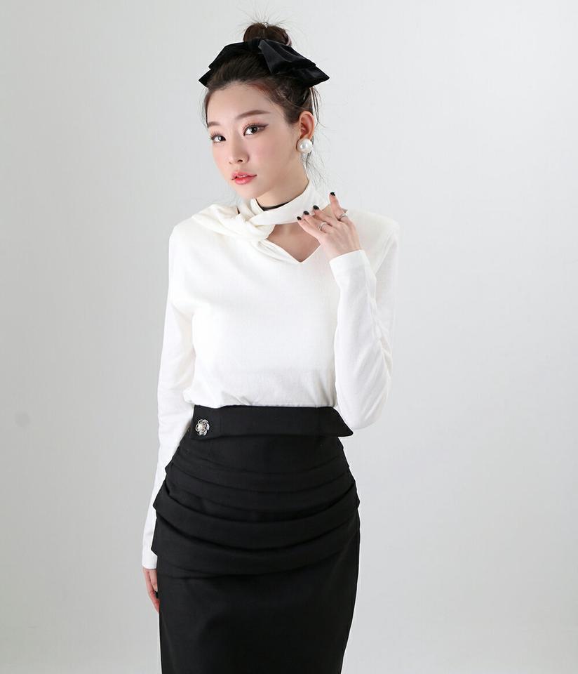 【マラソン特価】アンゴラ混スリットツイスト長袖Tシャツ・p000160 レディース 【tops】トップス Tシャツ ロンT 長袖 ツイスト スリット アンゴラ 単色 無地 シンプル デコルテ 個性的 ユニーク 大人 秋 冬 韓国ファッション MKT セール