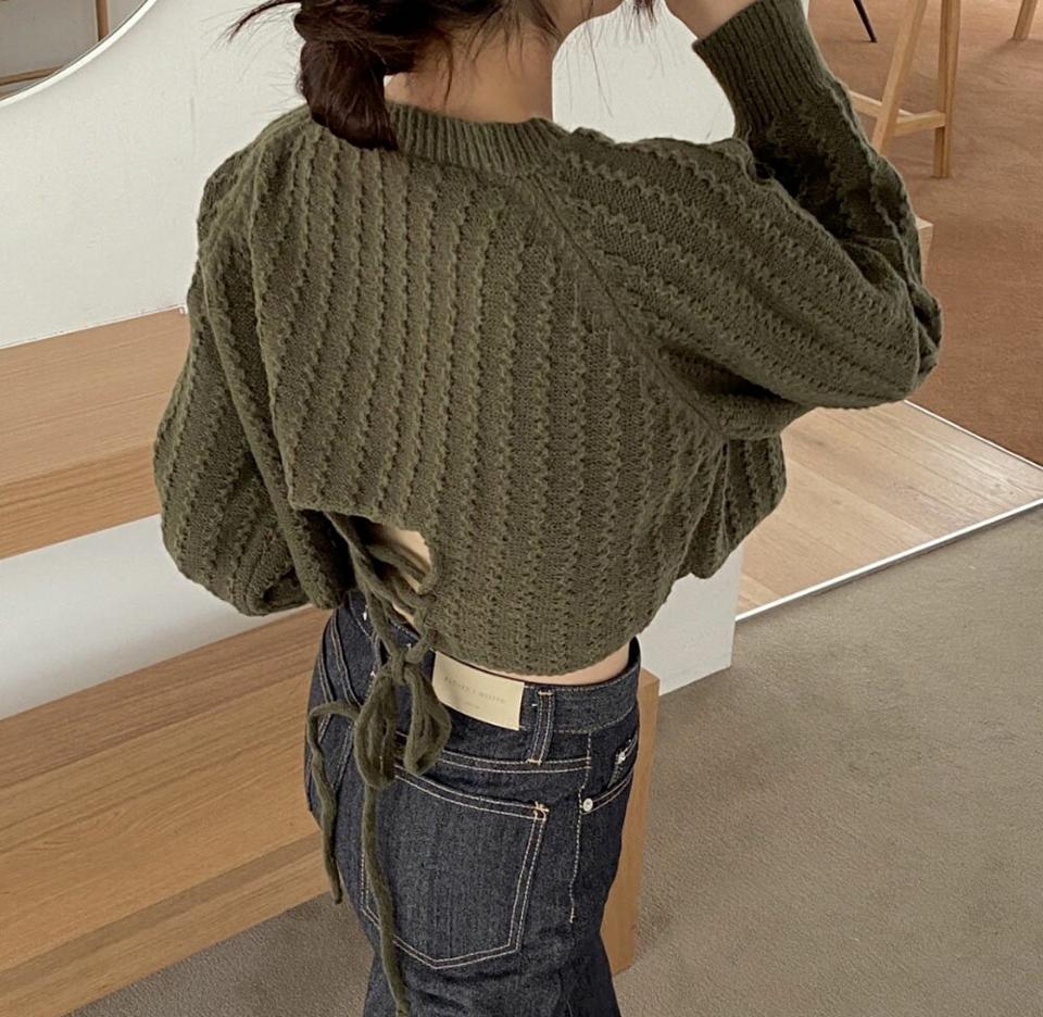 バックレースアップスクエアニット・p000114 レディース 【tops】トップス ニット 長袖 背中 バックシャン スクエア レースアップ ラウンドネック シンプル ラフ カーキ 緑 グリーン ラフ 秋 冬 韓国ファッション MKT