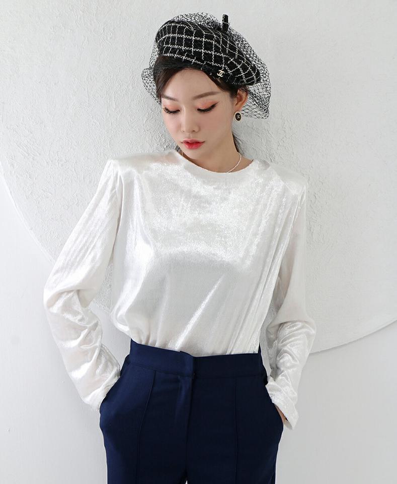 【マケット特価】肩パッド付グロッシーブラウス・p000217 レディース 【bl】トップス ブラウス 長袖 グロッシー ツヤ ラウンドネック 肩パッド オケージョン お呼ばれ きれいめ 光沢感 大人 秋 冬 韓国ファッション MKT セール