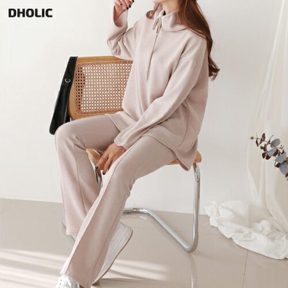 オフタートルTシャツ&フレアパンツSET・p000021 レディース 【pt】セットアップ setup トップス 長袖 ハイネック タートルネック フレアパンツ ズボン 単色 無地 シンプル ロング 秋 冬 韓国ファッション MKT