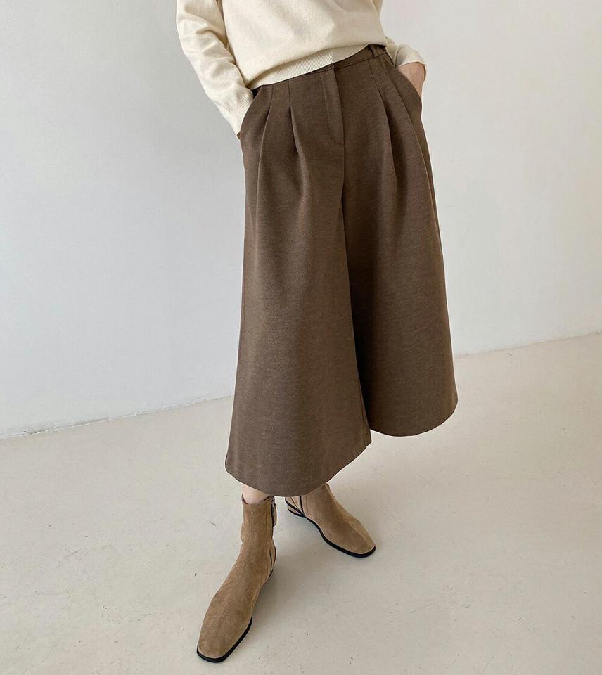 裏起毛8分丈ツータックワイドパンツ・p000126 レディース 【pt】パンツ ズボン ロング ワイド ツータック クロップド丈 八部丈 単色 無地 シンプル 大人 カジュアル 裏起毛 体型カバー 秋 冬 韓国ファッション MKT