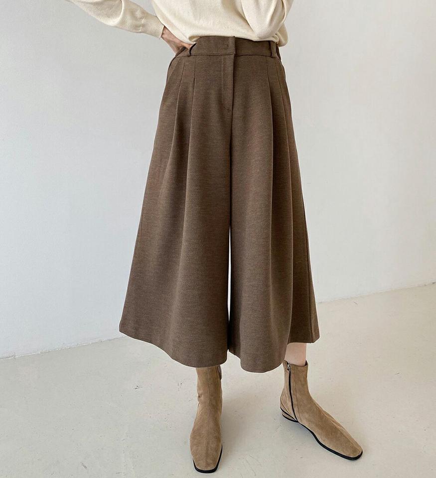 裏起毛8分丈ツータックワイドパンツ・p000126 レディース 【pt】パンツ ズボン ロング ワイド ツータック クロップド丈 八部丈 単色 無地 シンプル 大人 カジュアル 裏起毛 体型カバー 秋 冬 韓国ファッション MKT