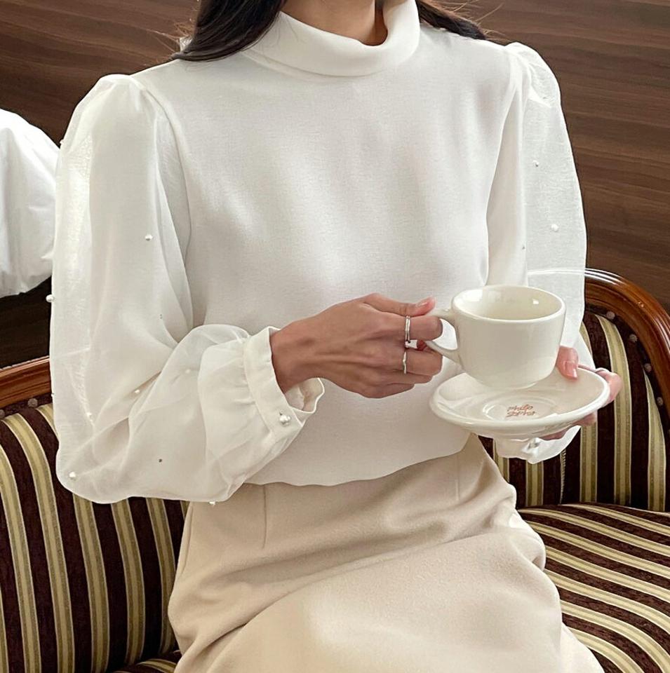 ハーフネックフェイクパールブラウス・t00174 レディース 【bl】トップス ブラウス 長袖 透け感 シアー シースルー パール ハーフネック 上品 きれいめ 大人 フェミニン オケージョン オフィス パフスリーブ 秋 冬 韓国ファッション