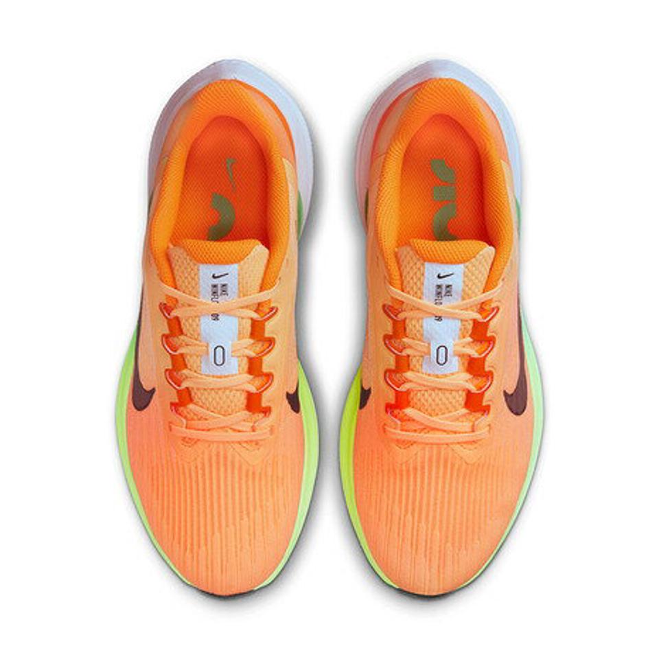 ナイキ（NIKE）（レディース）ランニングシューズ レディース オレンジ エア ウィンフロー 9 DD8686-800 スニーカー