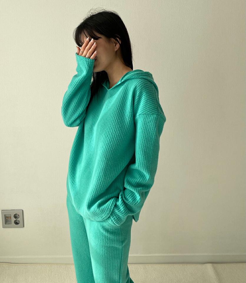 起毛リブパーカー&フレアパンツSET・p000342 レディース 【pt】セットアップ setup トップス パーカー フード フーディー 長袖 起毛 リブ パンツ ズボン ロング ワイド フレア 単色 無地 シンプル ラフ カジュアル 秋 冬 韓国ファッション MKT