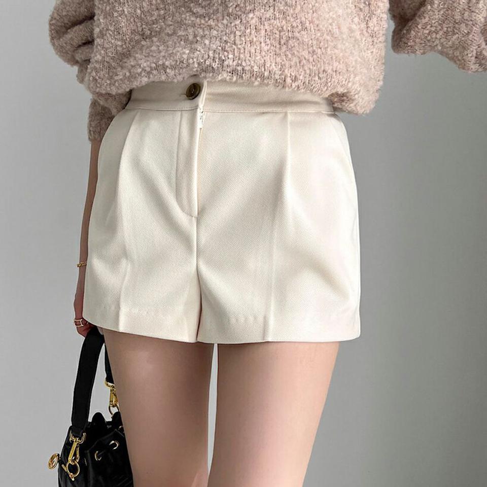 ワンタックボタンショートパンツ・p000249 レディース 【pt】パンツ ズボン ショート丈 ミニ ワンタック 短パン ショーパン 単色 無地 シンプル ベーシック 大人 カジュアル 秋 冬 韓国ファッション MKT