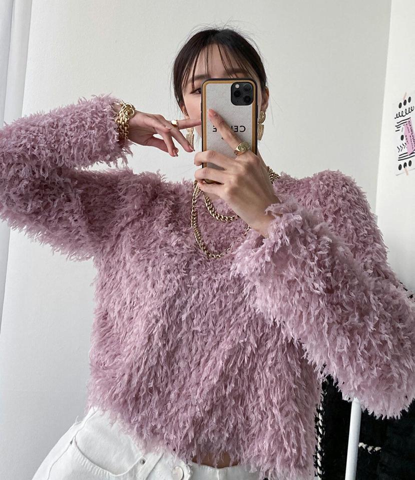 フェザー調ラウンドネックブラウス・p000241 レディース 【bl】トップス ブラウス 長袖 ラウンドネック フェザー もこもこ シャギー パイル ふわふわ 可愛い 単色 無地 ユニーク 個性的 ピンク 大人 秋 冬 韓国ファッション MKT