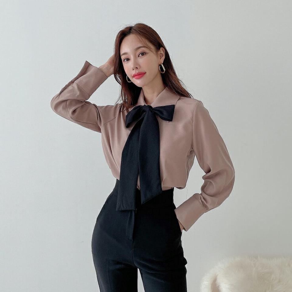 配色リボンカラーブラウス・p000095 レディース 【bl】トップス ブラウス 長袖 りぼん ボウタイ 襟コン 配色 バイカラー 単色 無地 シンプル かわいい 可愛い 大人 オケージョン オフィス 結婚式 秋 冬 韓国ファッション MKT