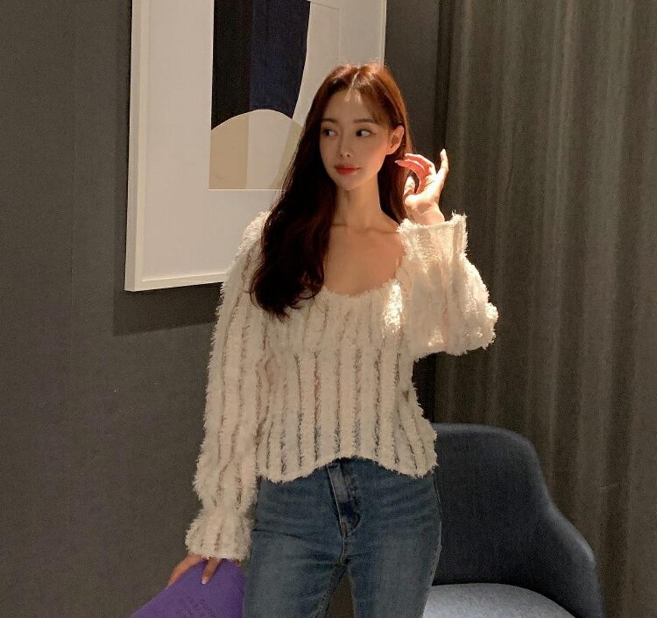 2WAYソフトキャンディスリーブブラウス・p000295 レディース 【bl】トップス ブラウス 長袖 キャンディスリーブ ソフトタッチ Uネック デコルテ もこもこ かわいい 可愛い シンプル 大人 秋 冬 韓国ファッション MKT