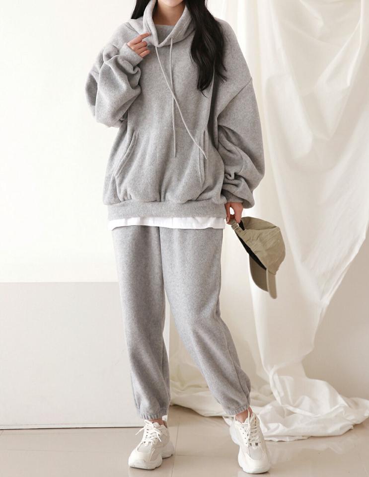 両起毛レイヤード調パーカー&ジョガーパンツ・p000048 レディース 【pt】セットアップ setup トップス パーカー フード フーディー 長袖 パンツ ズボン ロング 裏起毛 レイヤード風 マフポケット 冬 韓国ファッション MKT