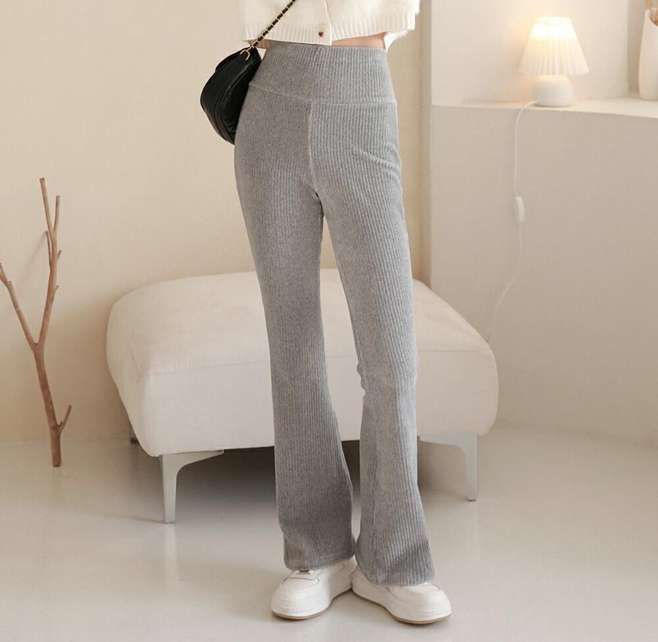【マケット特価】起毛ベロアリブフレアパンツ・p000435 レディース 【pt】パンツ ズボン ロング フレア ベロア リブパンツ 起毛 単色 無地 シンプル ベーシック ラフ カジュアル ウエストゴム ラフ 楽ちん 秋 冬 韓国ファッション MKT セール