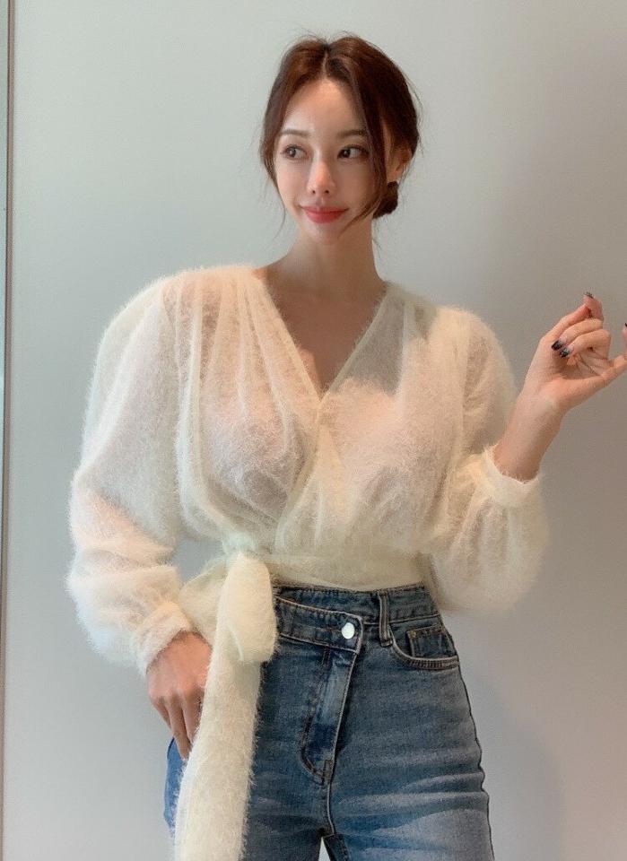 ソフトリボンカシュクールブラウス・p000353 レディース 【bl】トップス ブラウス 長袖 カシュクール りぼん ソフト ふわふわ かわいい 可愛い 大人 きれいめ ショート丈 クロップド丈 ウエストマーク 秋 冬 韓国ファッション MKT