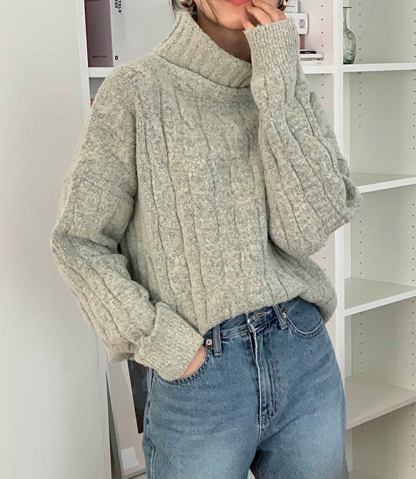 タートルネックケーブルニット・p000607 レディース 【tops】トップス ニット 長袖 ケーブル編み タートルネック 水色 ブルー カラーニット 単色 無地 シンプル カジュアル ラフ 大人 秋 冬 韓国ファッション MKT