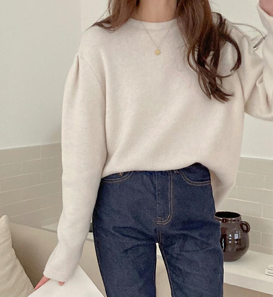 起毛パフ長袖Tシャツ・p000666 レディース 【tops】トップス Tシャツ 長袖 ロンT パフスリーブ ボリューム袖 袖コン 起毛 ラウンドネック 単色 無地 シンプル かわいい 可愛い 大人 秋 冬 韓国ファッション MKT
