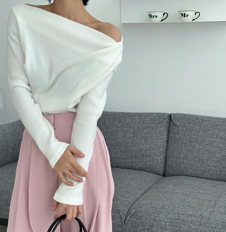テンセル混ドレープTシャツ・p000577 レディース 【tops】トップス Tシャツ 長袖 ドレープ テンセル 単色 無地 シンプル フェミニン 大人 肩出し ワンショルダー 上品 ボートネック 秋 冬 韓国ファッション MKT