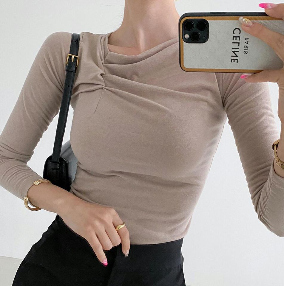 ギャザースリム長袖Tシャツ・p000588 レディース 【tops】トップス Tシャツ 長袖 ロンT スリム タイト 単色 無地 シンプル デコルテ 大人 きれいめ くしゅくしゅ 秋 冬 韓国ファッション MKT