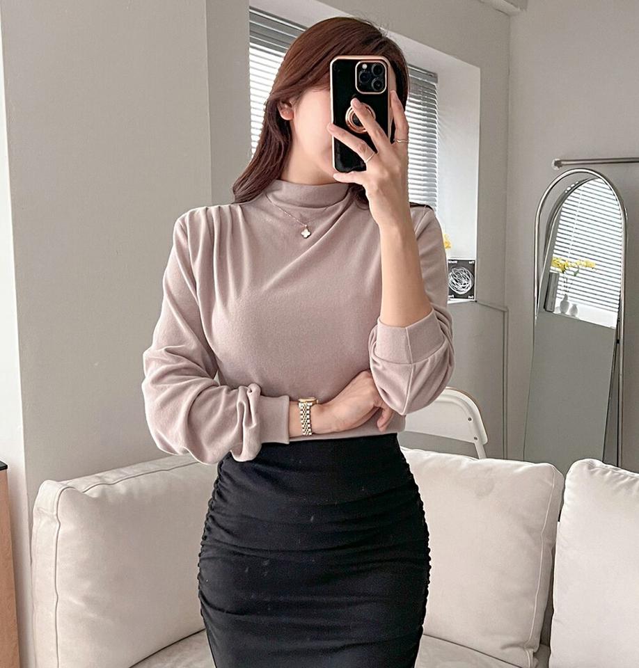 ハーフネックギャザーTシャツ・p000439 レディース 【tops】トップス スウェット トレーナー 長袖 ハーフネック 単色 無地 シンプル ギャザー 大人 カジュアル 秋 冬 韓国ファッション MKT