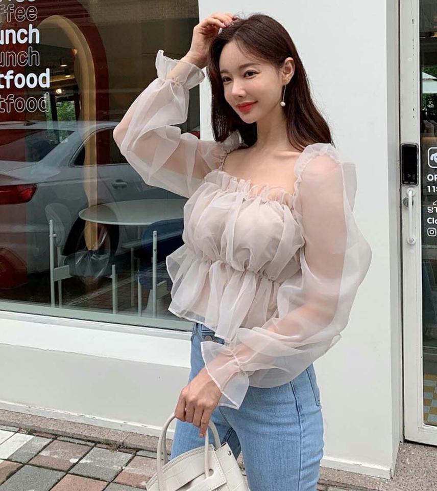 シアーペプラムパフブラウス・p000519 レディース 【bl】トップス ブラウス 長袖 透け感 シアー シースルー パフスリーブ ペプラム かわいい 可愛い デコルテ スクエアネック フェミニン ガーリー 秋 冬 韓国ファッション MKT