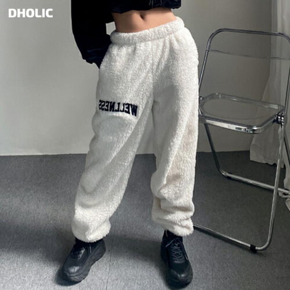 ウール混WELLNESSボアパンツ・p000543 レディース 【pt】パンツ ズボン ロング丈 ボア ロゴ レタリング もこもこ シンプル カジュアル ラフ 楽ちん ウエストゴム 体型カバー ストリート 冬 韓国ファッション MKT